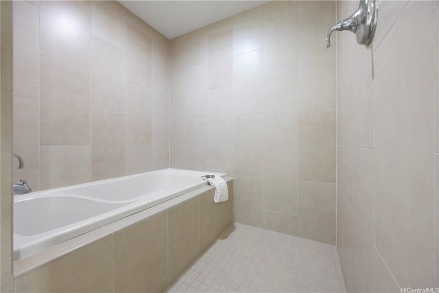 1837 Kalakaua Avenue 1806, Honolulu, HI 96815