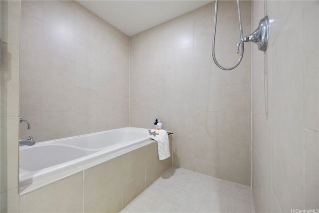 1837 Kalakaua Avenue 1806, Honolulu, HI 96815