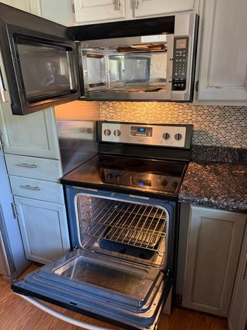 156 W Golf Road C, Libertyville, IL 60048