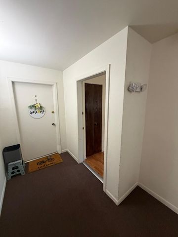 156 W Golf Road C, Libertyville, IL 60048