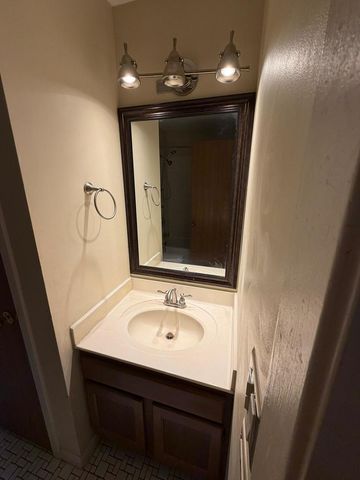 156 W Golf Road C, Libertyville, IL 60048