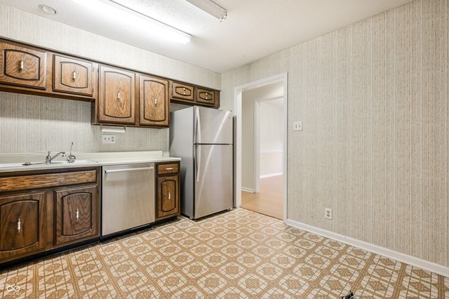 7646 Vintage Court, Lawrence, IN 46226