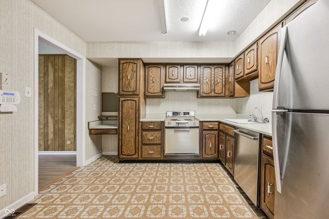 7646 Vintage Court, Lawrence, IN 46226