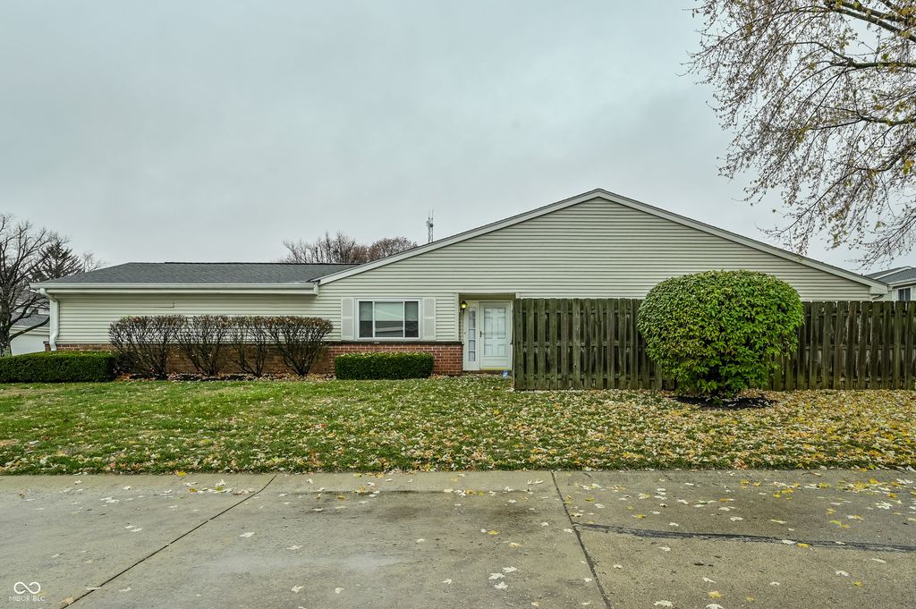 7646 Vintage Court, Lawrence, IN 46226