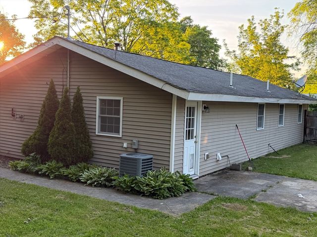 87 Howland Street, Brockton, MA 02302