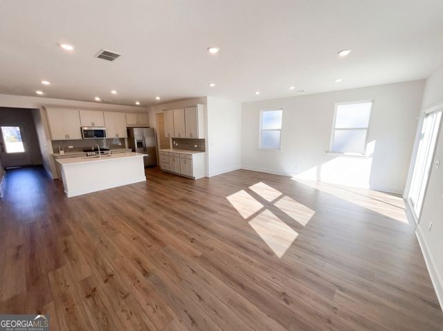 8 Mayhaw Point, Sharpsburg, GA 30277