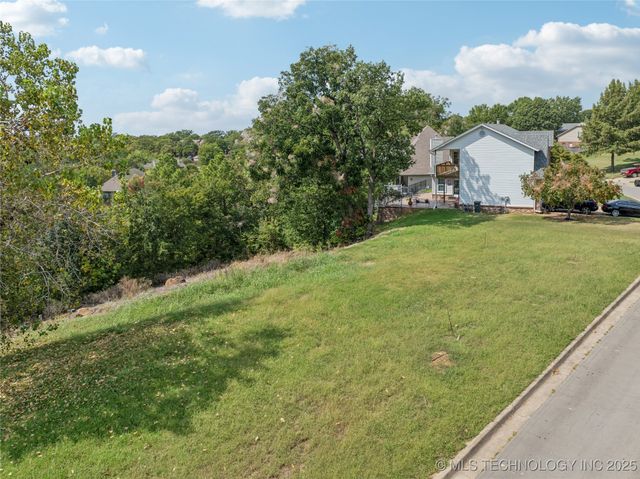 7738 S Canton Avenue, Tulsa, OK 74136