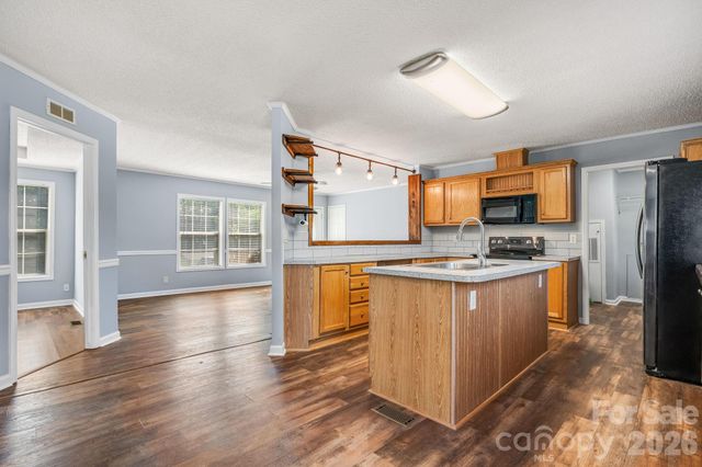3015 Farm Pond Lane, Granite Falls, NC 28630