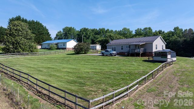 3015 Farm Pond Lane, Granite Falls, NC 28630