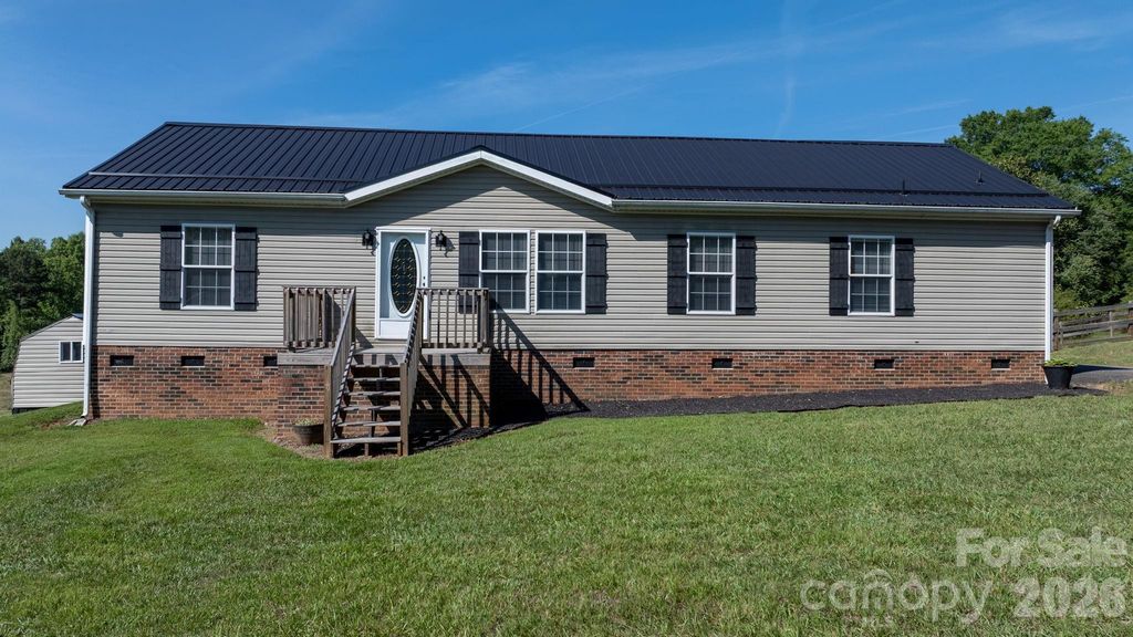 3015 Farm Pond Lane, Granite Falls, NC 28630