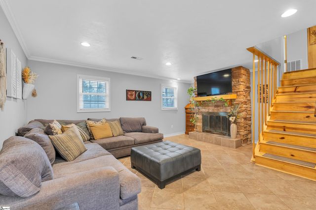 6 Devonshire Lane, Greenville, SC 29617