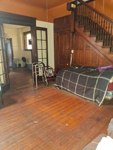 4555 S Forrestville Avenue, Chicago, IL 60653