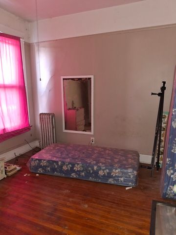 4555 S Forrestville Avenue, Chicago, IL 60653