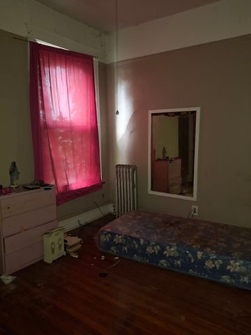 4555 S Forrestville Avenue, Chicago, IL 60653