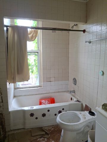 4555 S Forrestville Avenue, Chicago, IL 60653