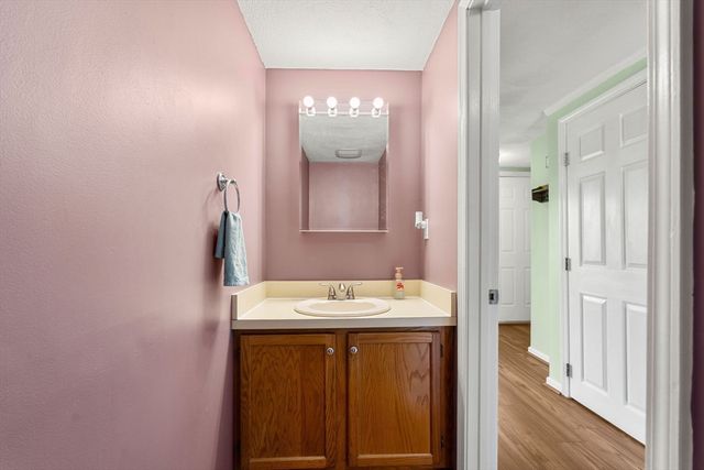 147 Patrick Rd 147, Tewksbury, MA 01876
