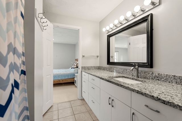147 Patrick Rd 147, Tewksbury, MA 01876