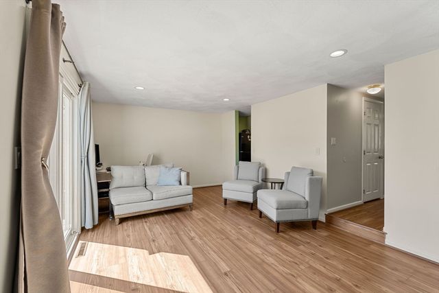 147 Patrick Rd 147, Tewksbury, MA 01876