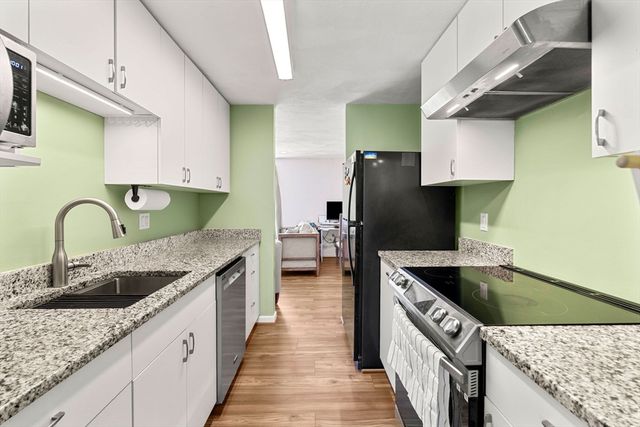 147 Patrick Rd 147, Tewksbury, MA 01876