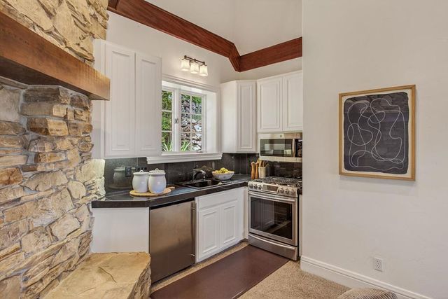 55 Mission Trail Road, Woodside, CA 94062