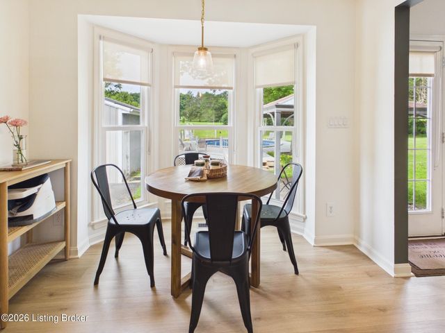 2115 Fox Trail Dr, La Grange, KY 40031