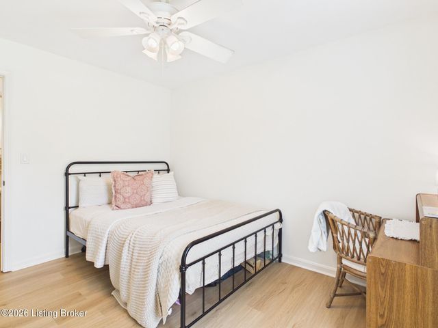 2115 Fox Trail Dr, La Grange, KY 40031