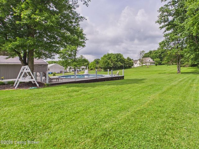 2115 Fox Trail Dr, La Grange, KY 40031