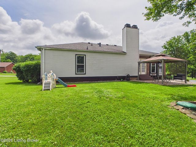 2115 Fox Trail Dr, La Grange, KY 40031