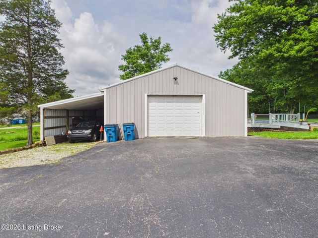 2115 Fox Trail Dr, La Grange, KY 40031