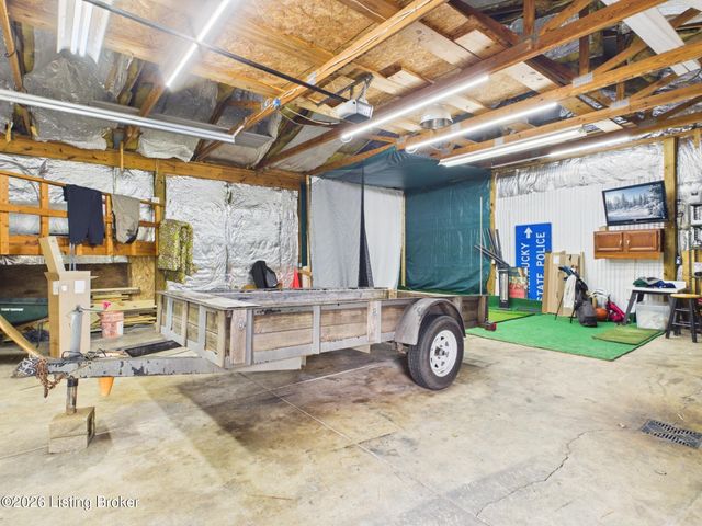 2115 Fox Trail Dr, La Grange, KY 40031
