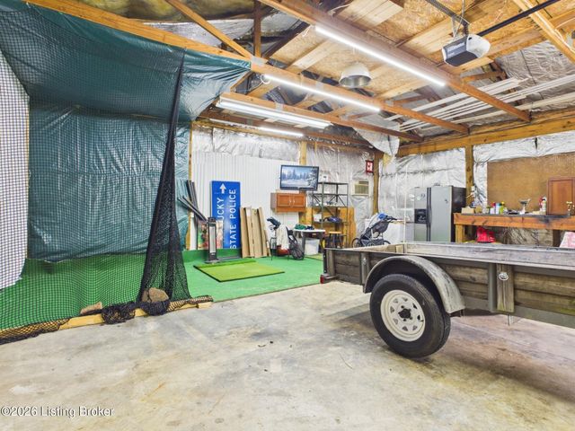 2115 Fox Trail Dr, La Grange, KY 40031
