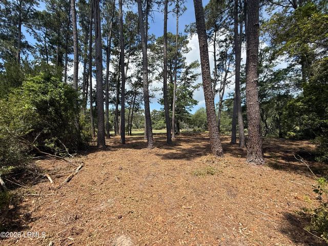 13 Butterfield Lane, Beaufort, SC 29907