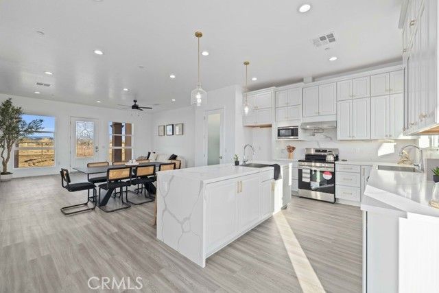 7214 W Avenue A-6, Lancaster, CA 93536