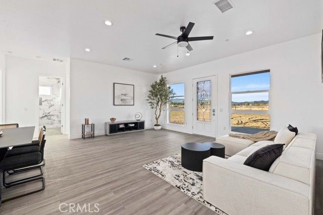 7214 W Avenue A-6, Lancaster, CA 93536