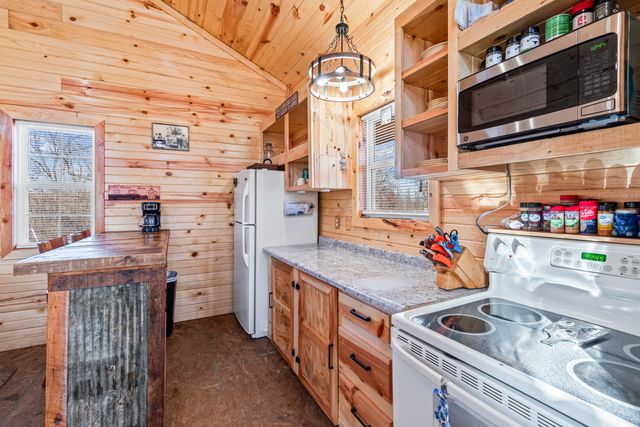 22805 State Highway Cc, Warsaw, MO 65355