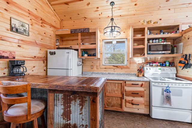 22805 State Highway Cc, Warsaw, MO 65355