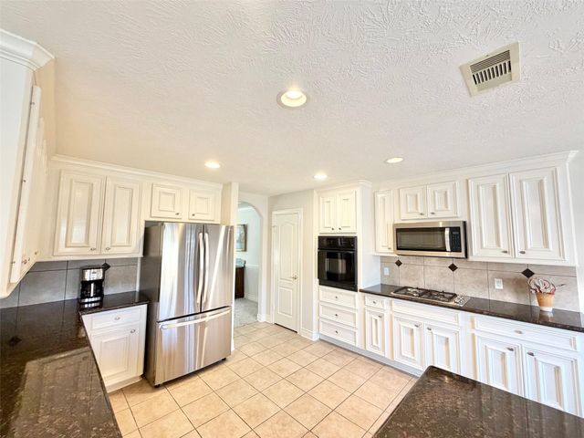 12302 Walden Road, Montgomery, TX 77356