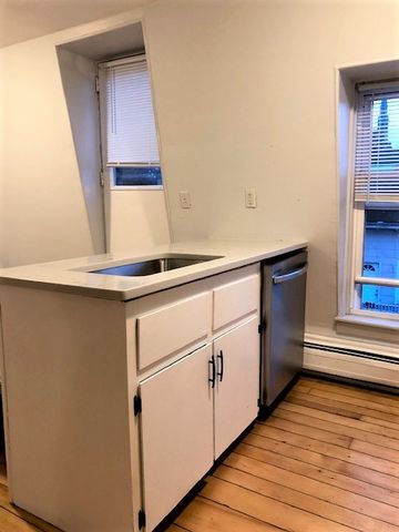 33 Ann Street 3, Newport, RI 02840
