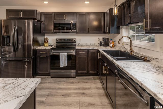 306 S PENNSYLVANIA Avenue, Carterville, IL 62918