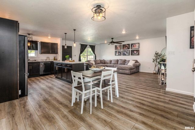 306 S PENNSYLVANIA Avenue, Carterville, IL 62918