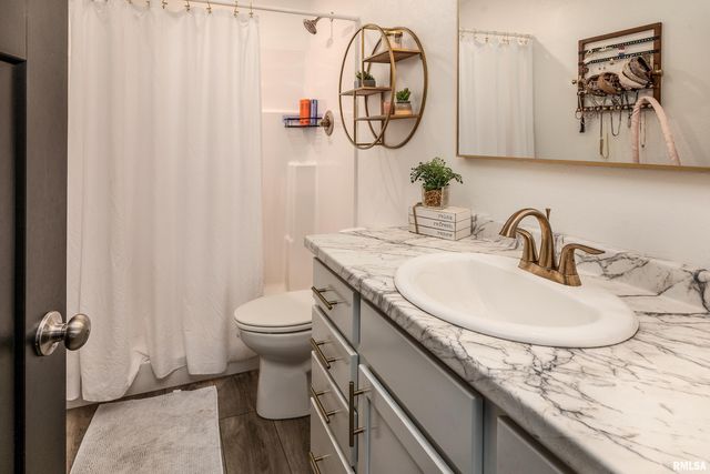 306 S PENNSYLVANIA Avenue, Carterville, IL 62918