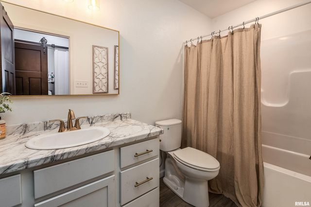 306 S PENNSYLVANIA Avenue, Carterville, IL 62918