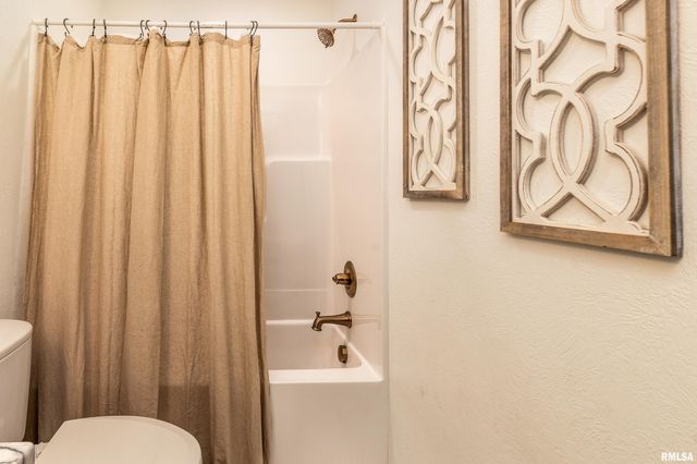 306 S PENNSYLVANIA Avenue, Carterville, IL 62918