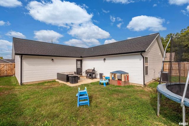 306 S PENNSYLVANIA Avenue, Carterville, IL 62918