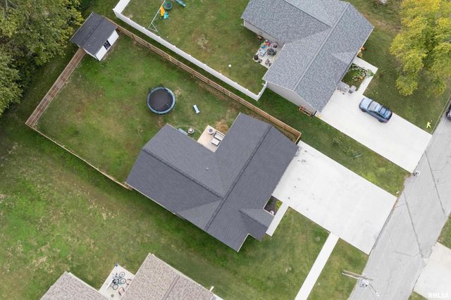 306 S PENNSYLVANIA Avenue, Carterville, IL 62918