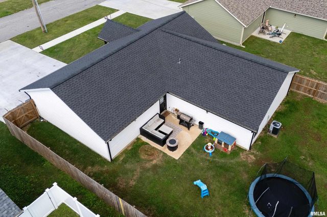 306 S PENNSYLVANIA Avenue, Carterville, IL 62918