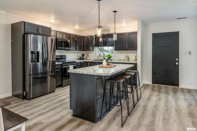 306 S PENNSYLVANIA Avenue, Carterville, IL 62918