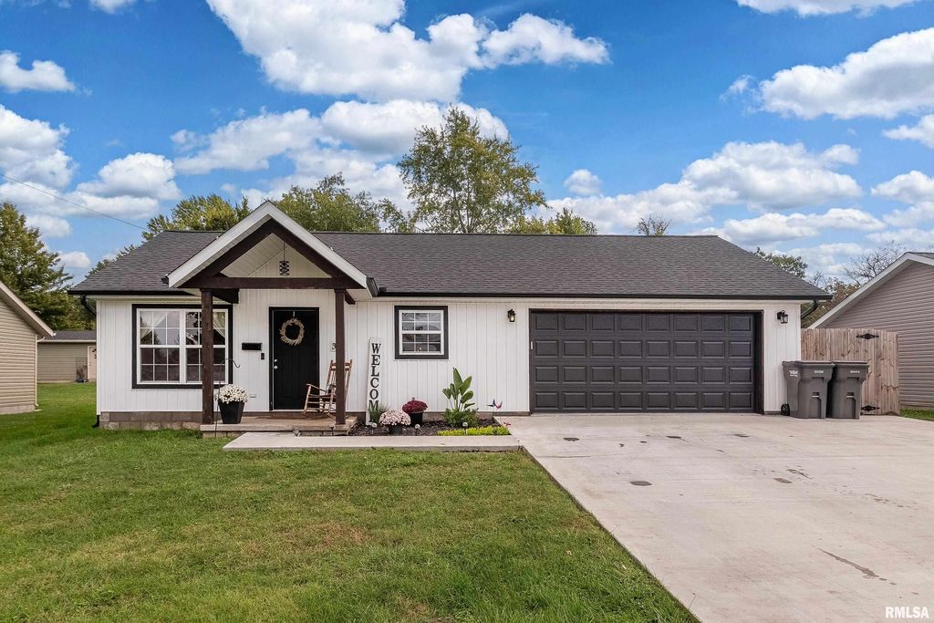 306 S PENNSYLVANIA Avenue, Carterville, IL 62918