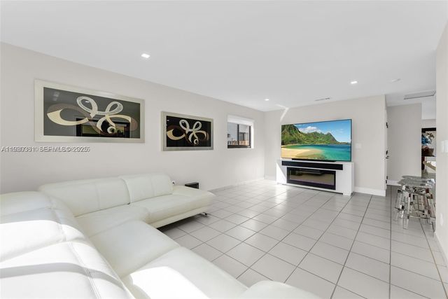 1417 SW 139 AVE, Miami, FL 33184