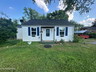 900 Henrietta Drive, Knoxville, TN 37912